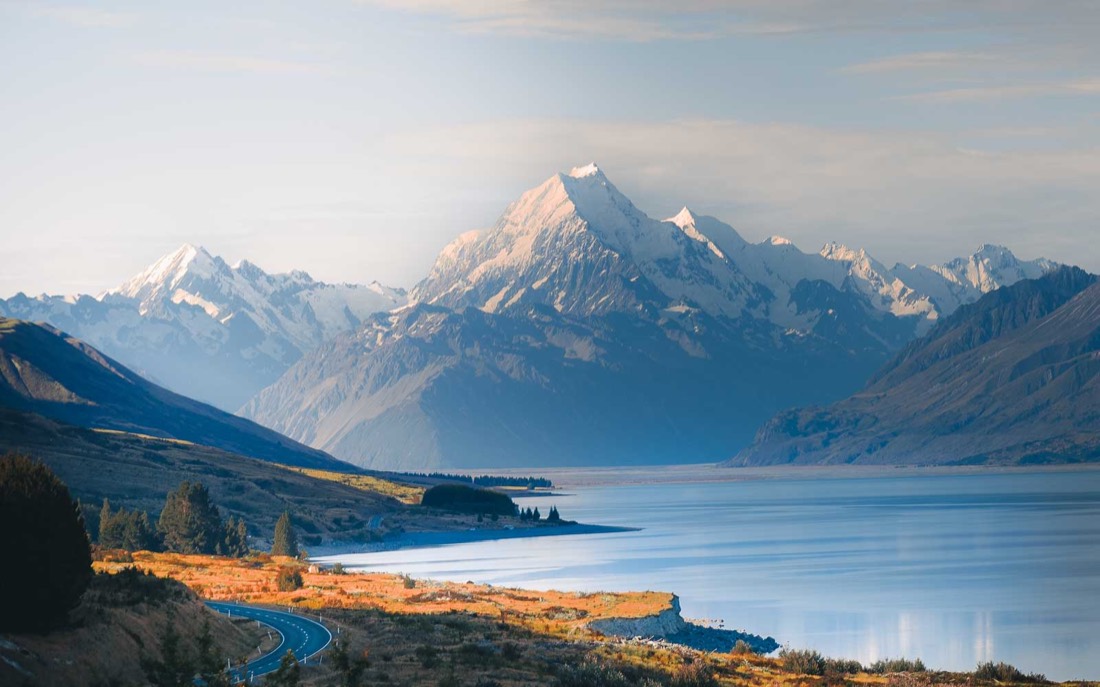 The road along Lake Pukaki towards Aoraki Mount Cook, New Zealand